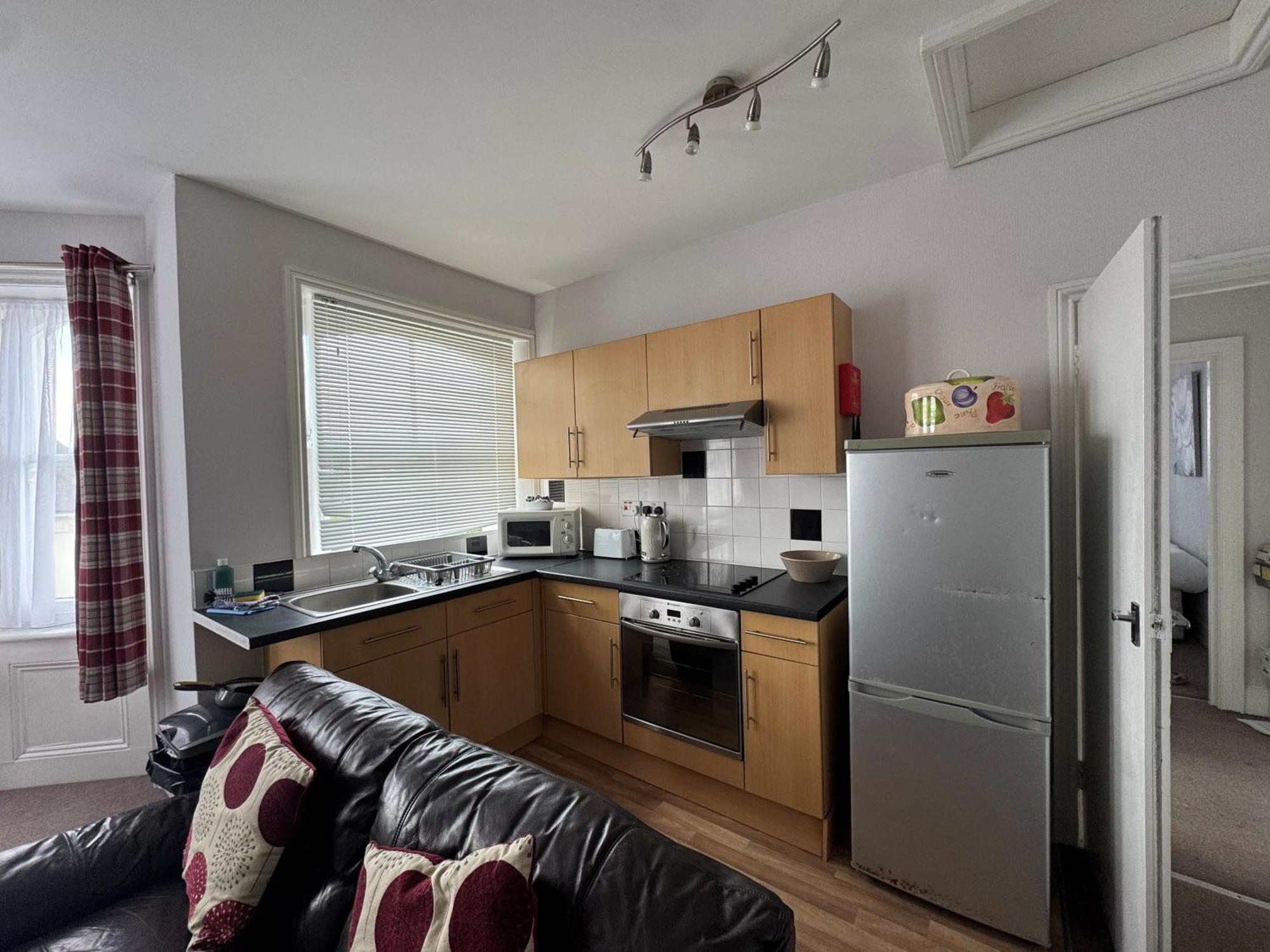 Devonshire House Holiday Flats Eastbourne Exteriör bild
